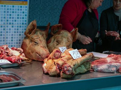 Pigs Butchershop at Piața Centrală 