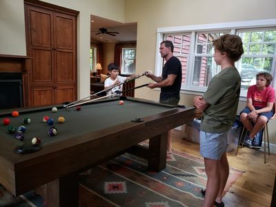 Jeremy demonstrates using the bridge for Zeke, Pierce and Owen.