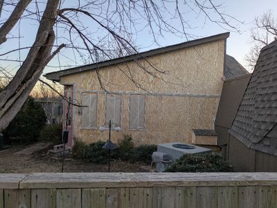 They had hoped to finish today, but we were happy they took the time to do all the masking, caulking and priming well.