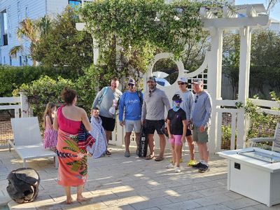 The welcome back of the returning fishermen