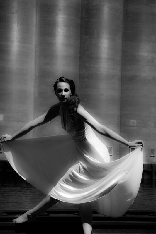 Curtsey_D750186-1.jpg
