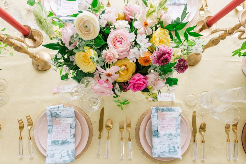 Summer Florals at a Wedding Table