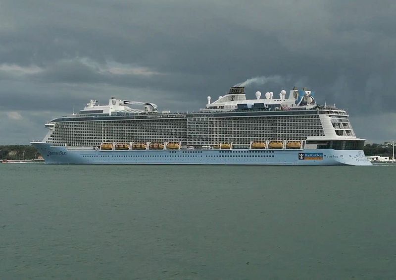 OVATION OF THE SEAS 2