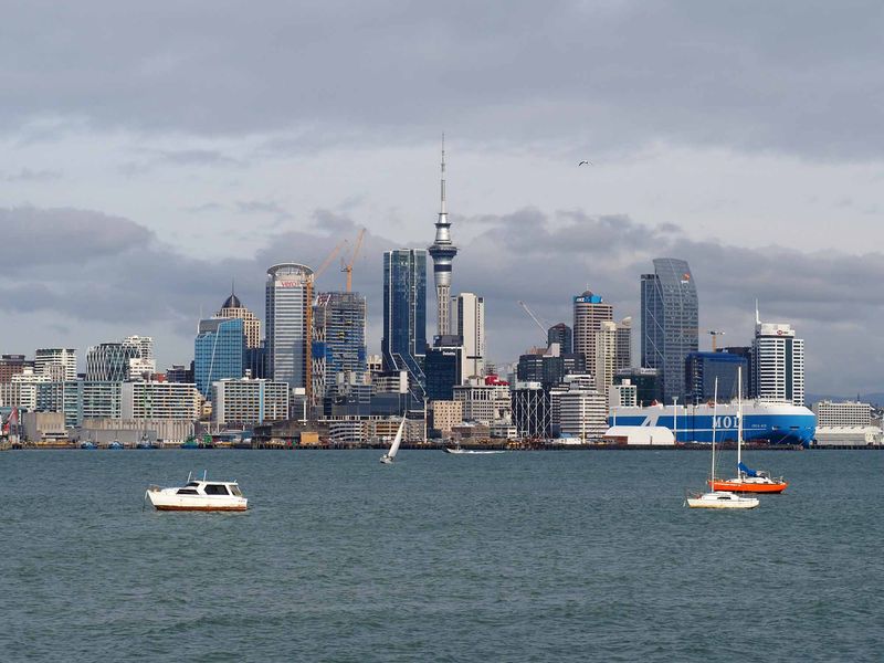 Auckland 10:05 AM