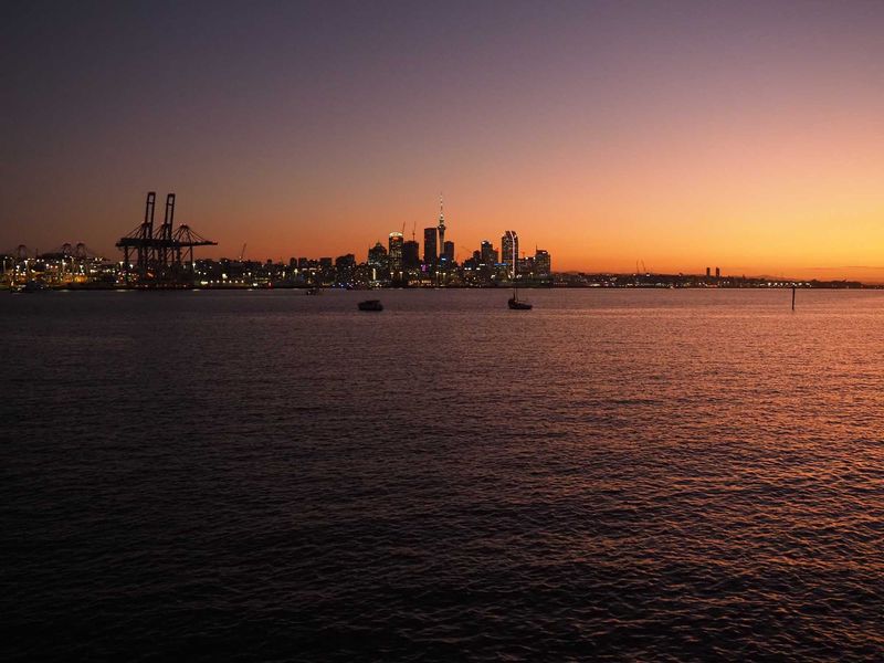Auckland 6:07 PM