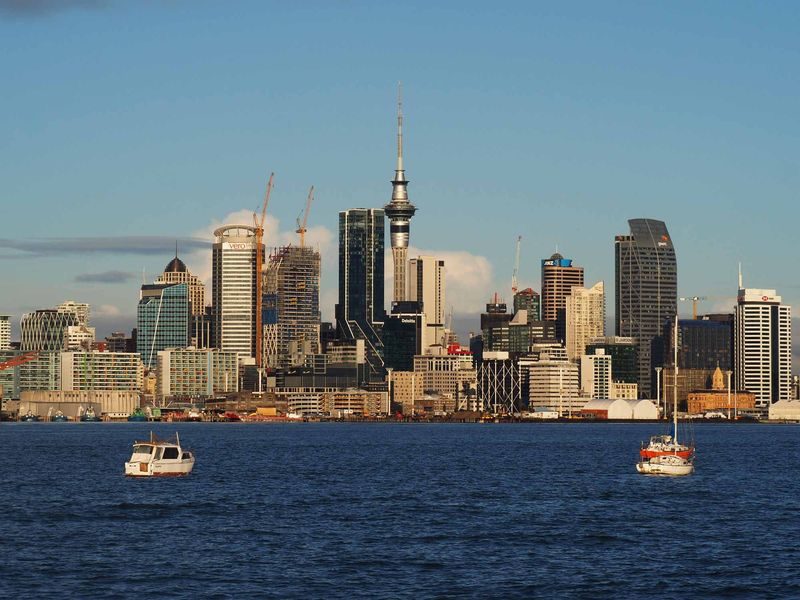 Auckland  8:32 AM