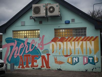 Aten n' drinkin