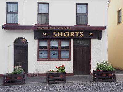 Shorts Bar