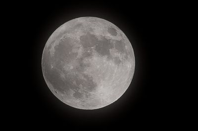 Lune - 8 mai 2012