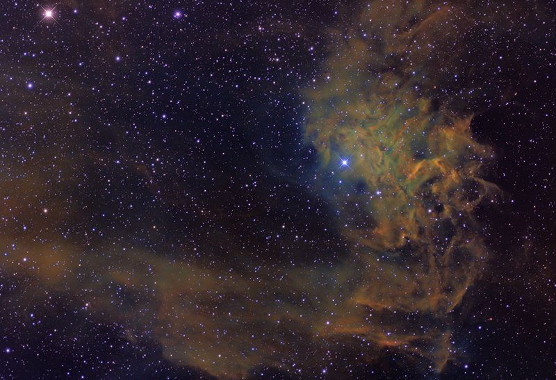 IC 405 Flamming Star Nebula