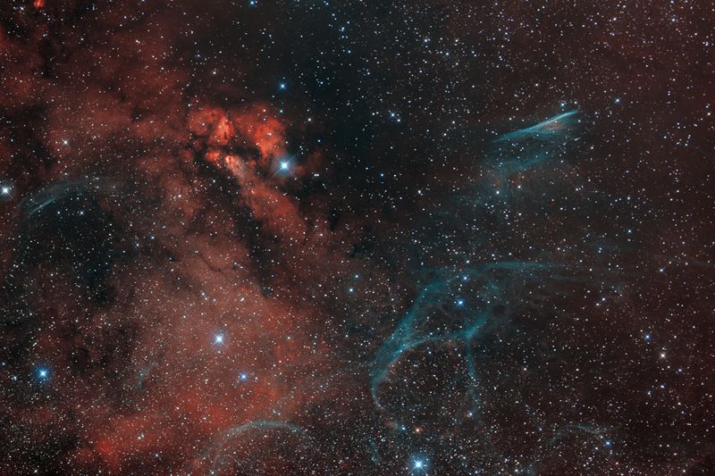 GUM 23 + NGC 2736 