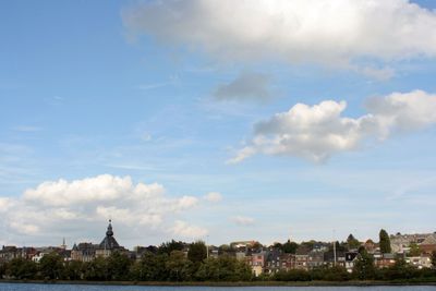 g13/08/602608/3/175041389.abf65f80.JPEG