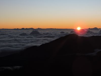 Barrett_DSCN3167_sunrise at Haleakala Natl Pk.JPG