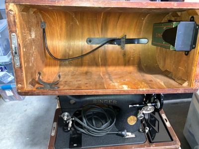 Singer 128 crinkle machine WWII era