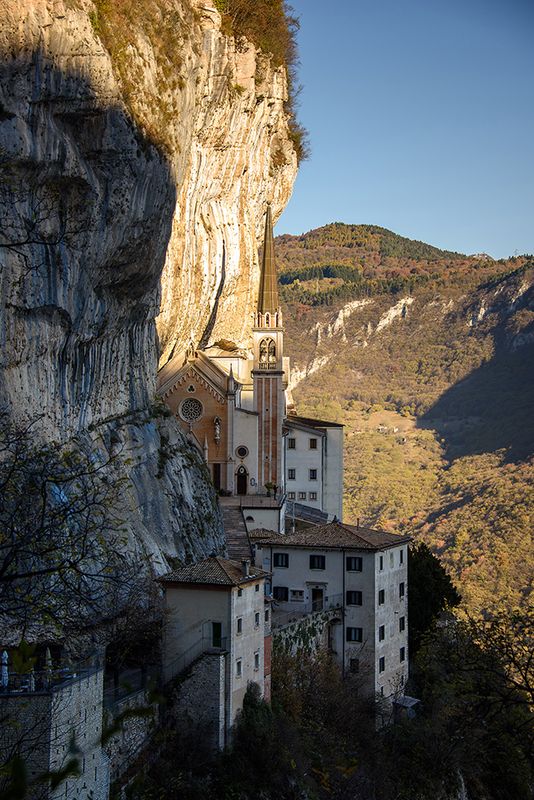 Madonna della Corona