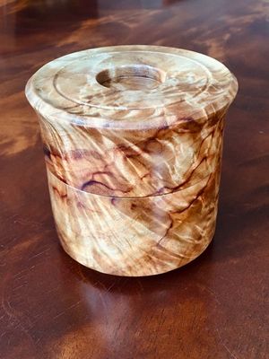 Camphor mini-urn case & stand