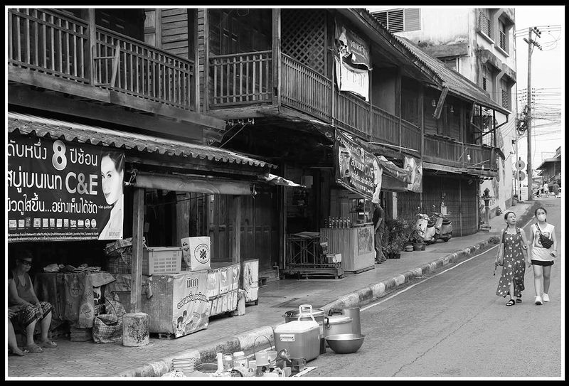 to riverfront lampang.jpg