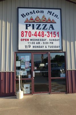 Pizza Place in Marshall 