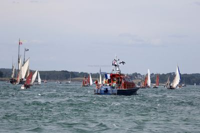 Semaine du Golfe 2025 - Photos prises  bord du HOOP, remorqueur de 1907, durant la grande parade de clture le samedi 31 mai