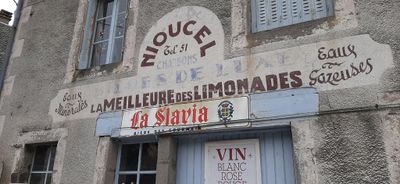 232 Vacances dans le Cantal - 20E558~1 optimise Pbase.jpg