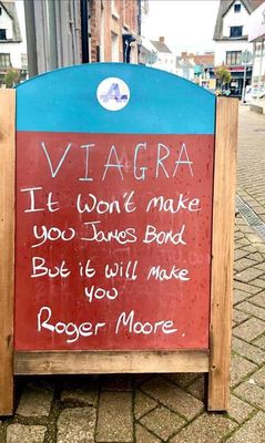roger moore.jpg