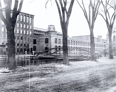 1913