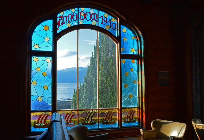 Window, Balestrand.