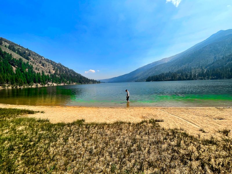 Twin Lakes, Bridgeport