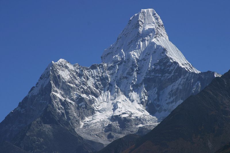 e Img_0080.jpg ama dablam.jpg