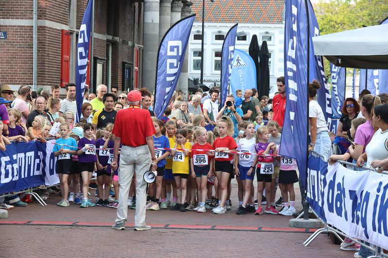 singelloop 20250001yaks.jpg