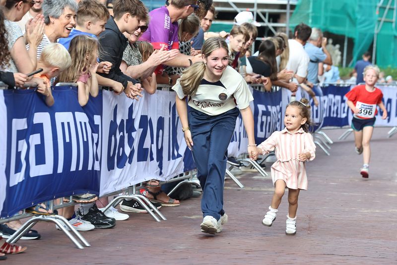 singelloop 20250017yaks.jpg
