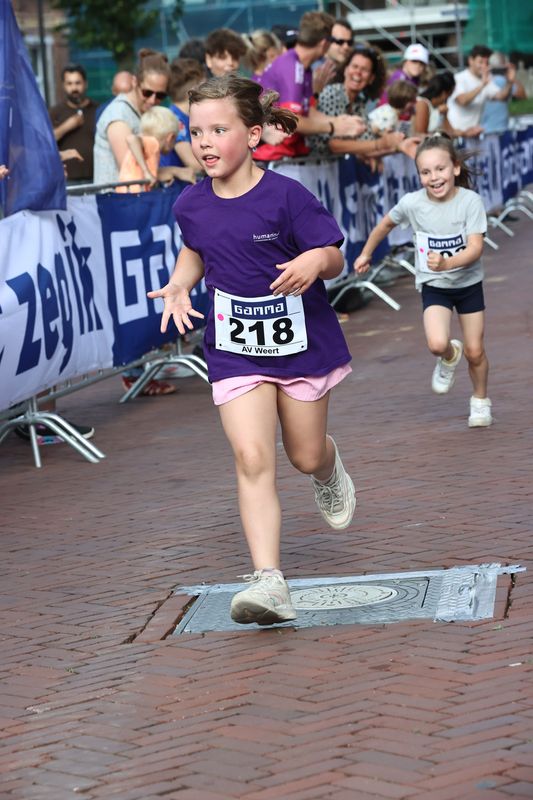 singelloop 20250030yaks.jpg