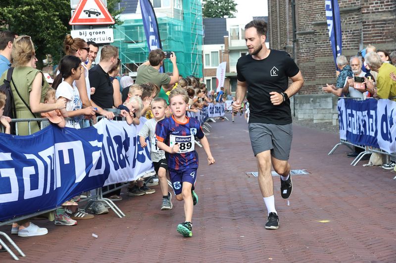 singelloop 20250065yaks.jpg
