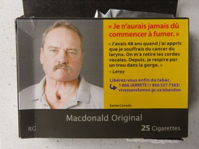Canada cigarette pack back in french