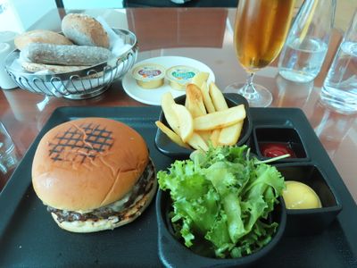 Dubai Emirates first class lounge Wagyu burger