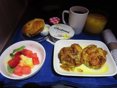 United Airlines business class Los Angeles to Melbourne breakfast