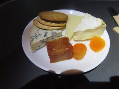 Qantas Los Angeles to Melbourne business class cheese plate