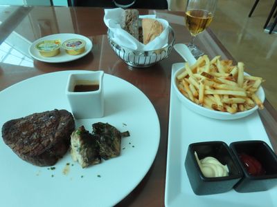 Dubai Emirates first class lounge
