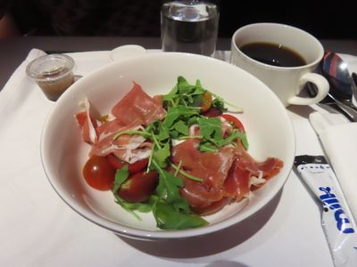 Singapore Airlines snack in business class Singapore to Melbourne
