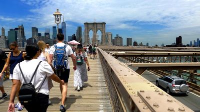 Walk to Brooklyn bridge