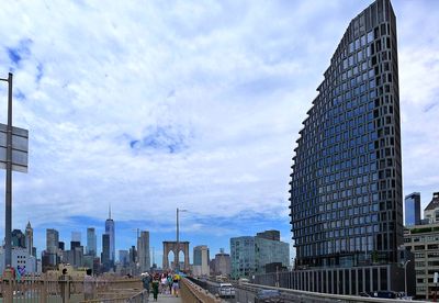 Brooklyn bridge approach