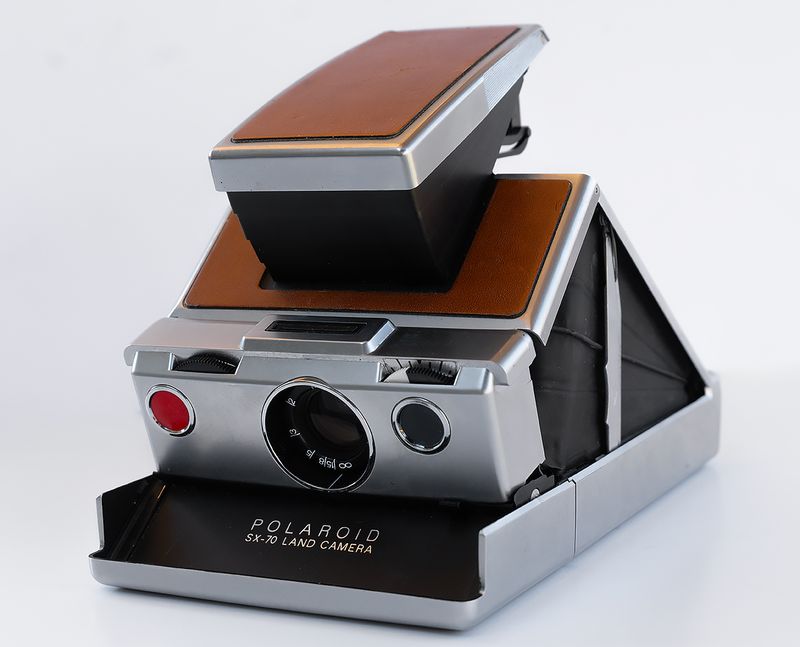 Polaroid SX-70 Land Camera  (1972)