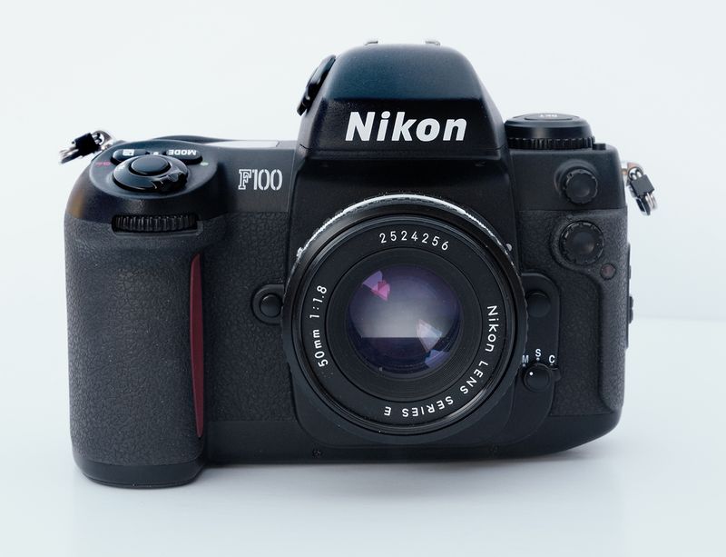 Nikon F100 (1999) 