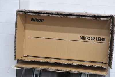 Nikon 180-400mm f/4 TC 1.4 E FL ED VR AF-S NIKKOR