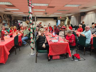 241221 Christmas party and gift exhange at the Elks                 