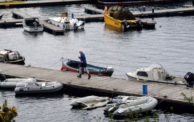 _DSC9463-They-said-he-was-finished-but-he-made-it-to-the-end-of-the-pontoon..jpg