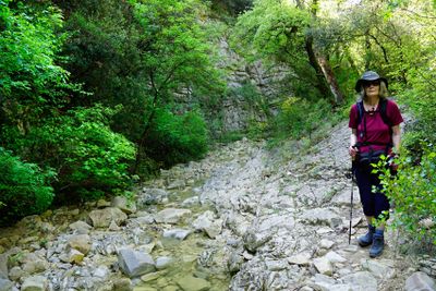 0005_DSC2229-Crossing-bed-of-Gorge-near-La-Font-des-Fades.jpg