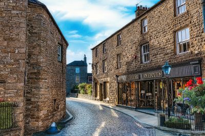 Hawes