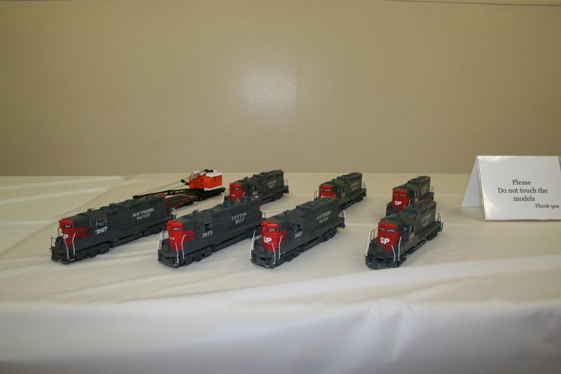 My SPMW crane and a few SP GP9s