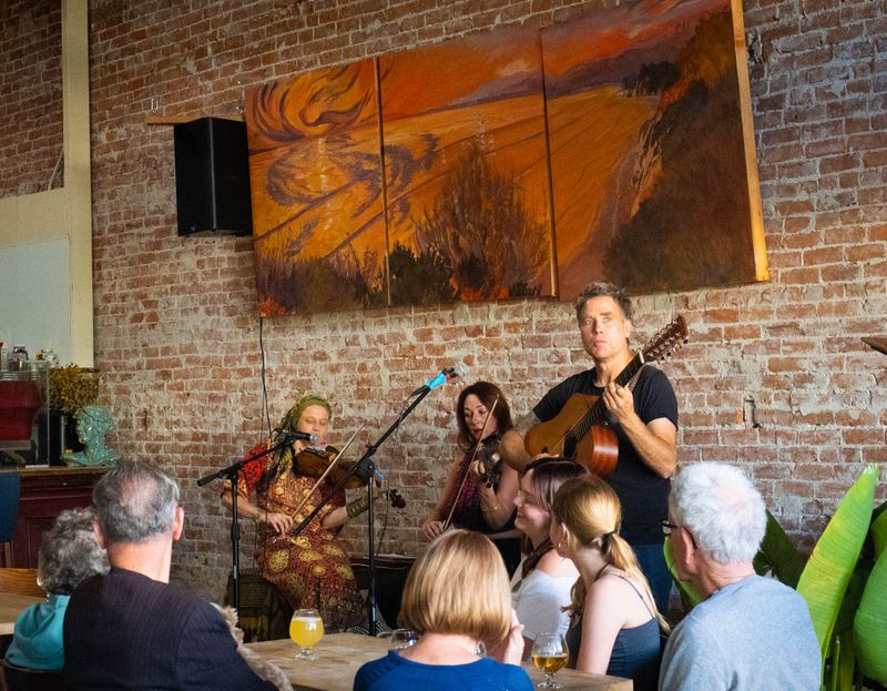 troubadours